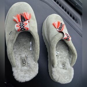 UGG Green Suede Slippers with Red Tassels Clogs New Condition No Box Size 2 US